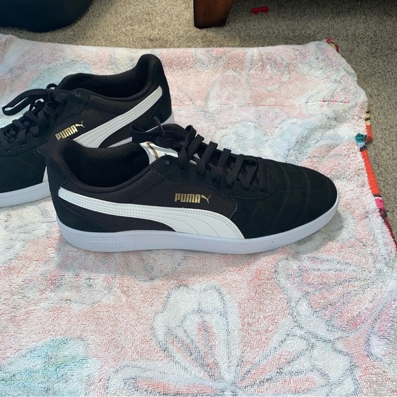 Puma Men's Black and White Sneakers - Picture 6 of 6